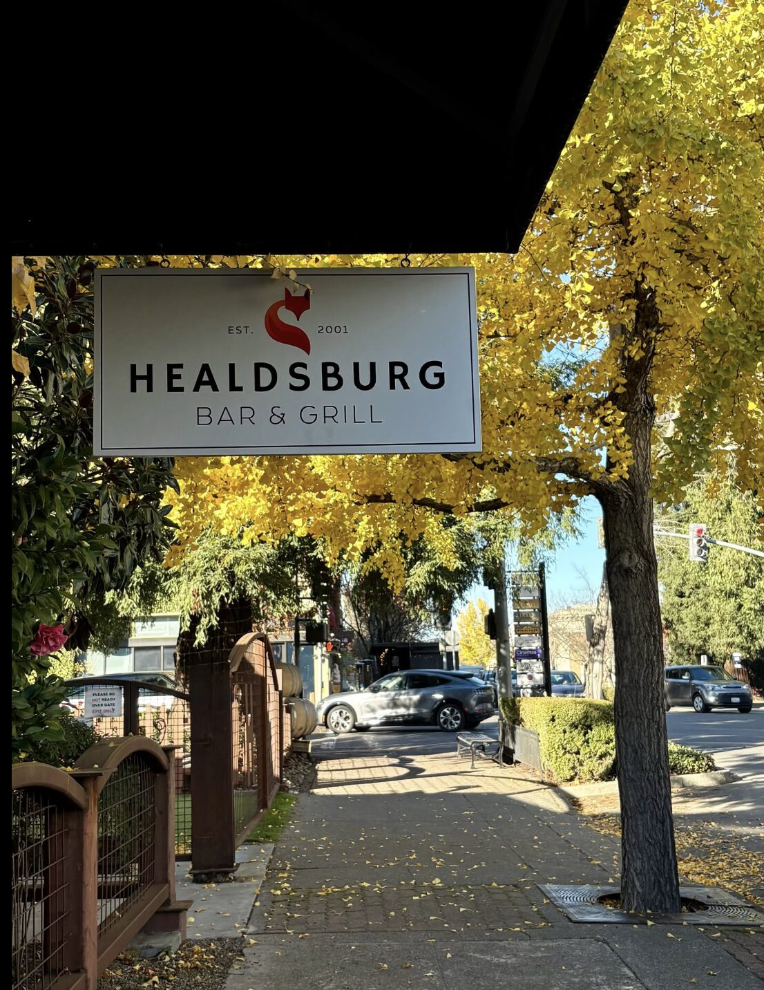 Healdsburg Bar & Grill